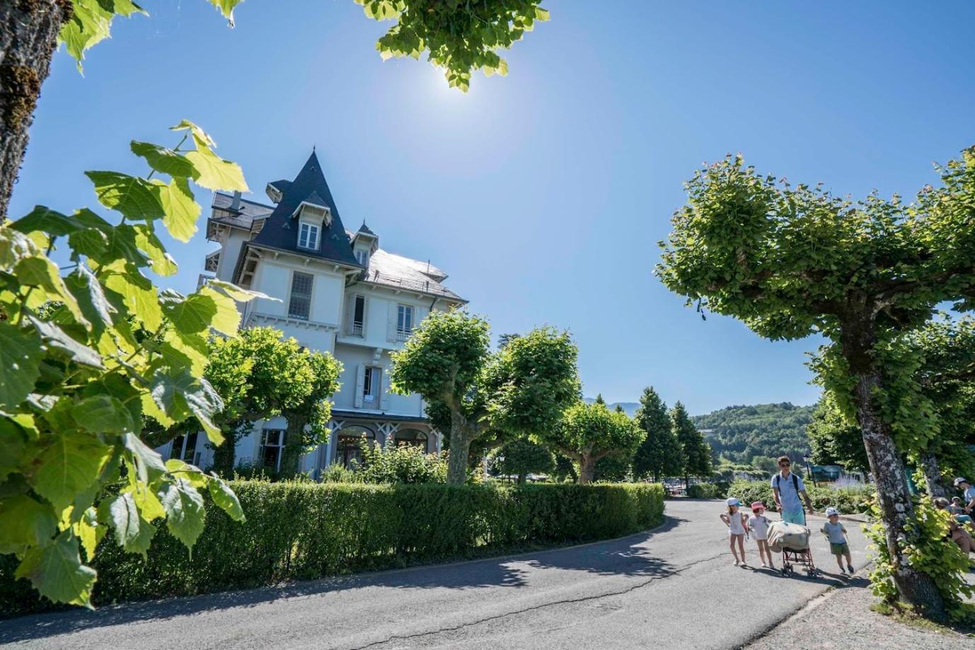 Hotel Le Pavillon Des Fleurs Menthon-Saint-Bernard Esterno foto